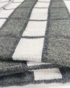 Одеяло полушерстяное, 140×205 бело-серо-темно-зеленая клетка